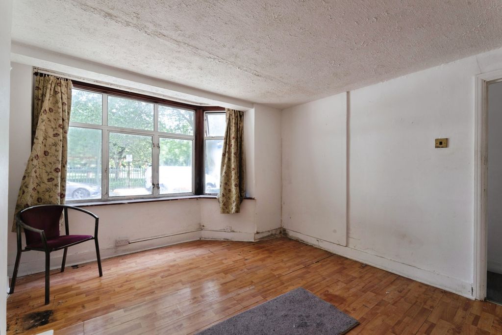 Property photo 3 of 10 Image 2