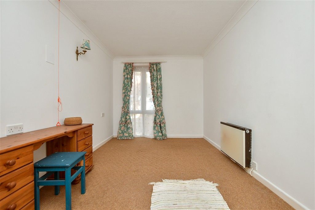 Property photo 1 of 8 Bedroom