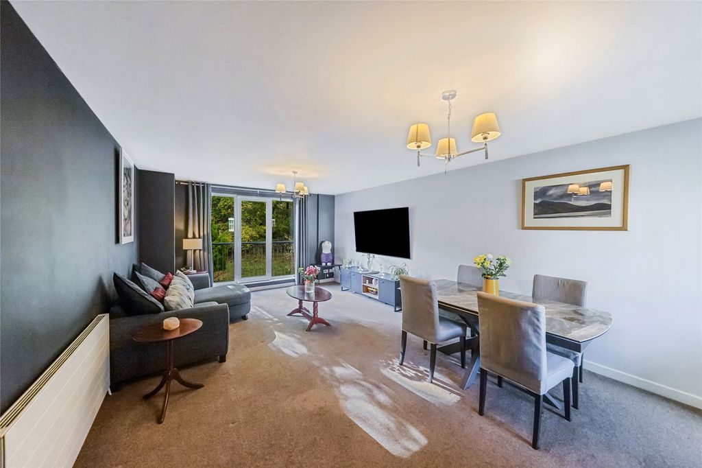 Property photo 2 of 29 Living/Dining Room