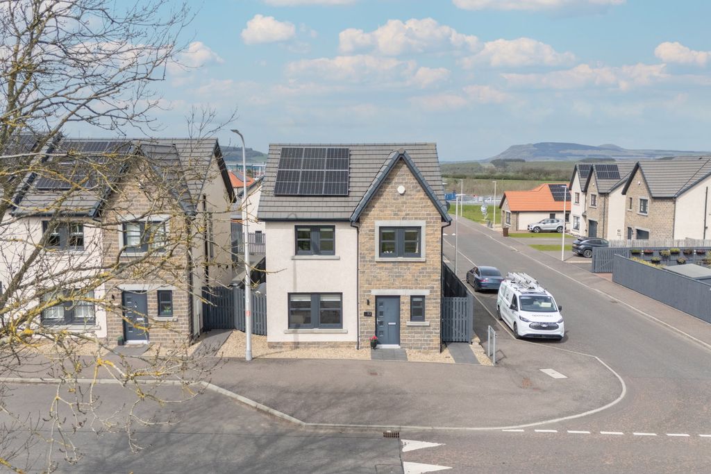 Property photo 1 of 38