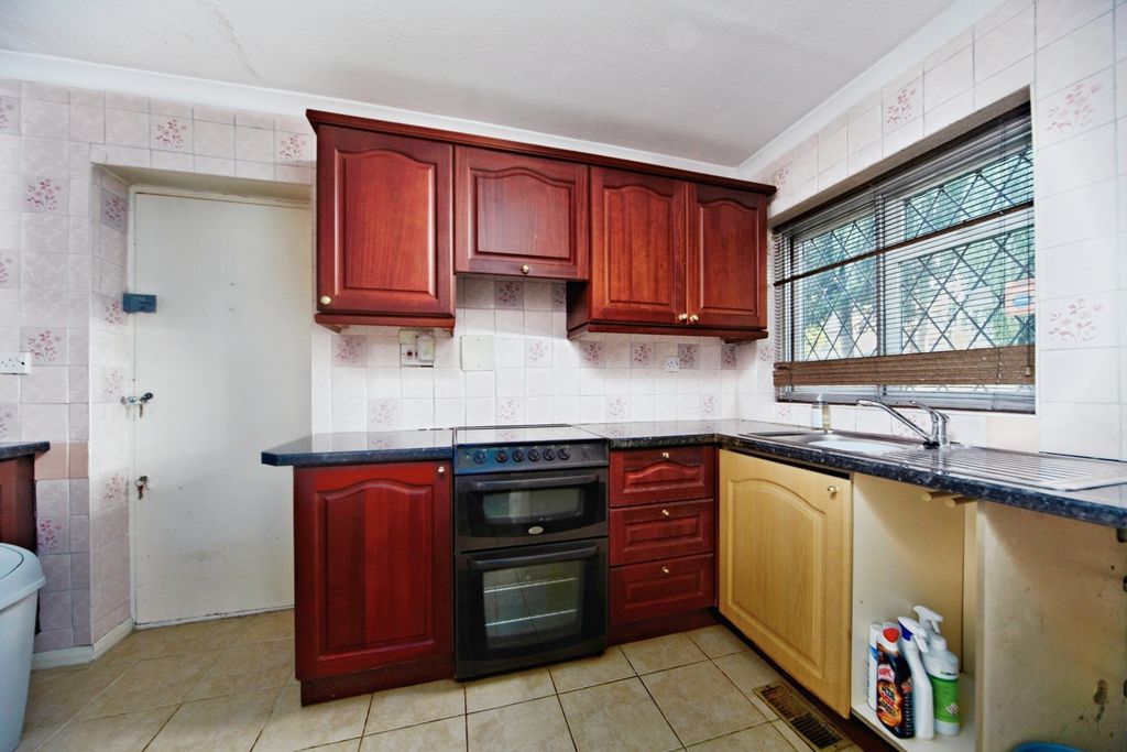Property photo 3 of 17 Photo