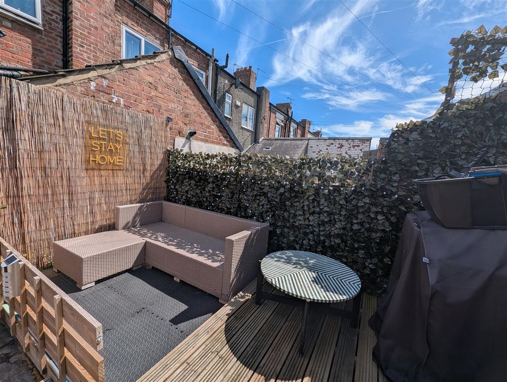 Property photo 3 of 13 Externally