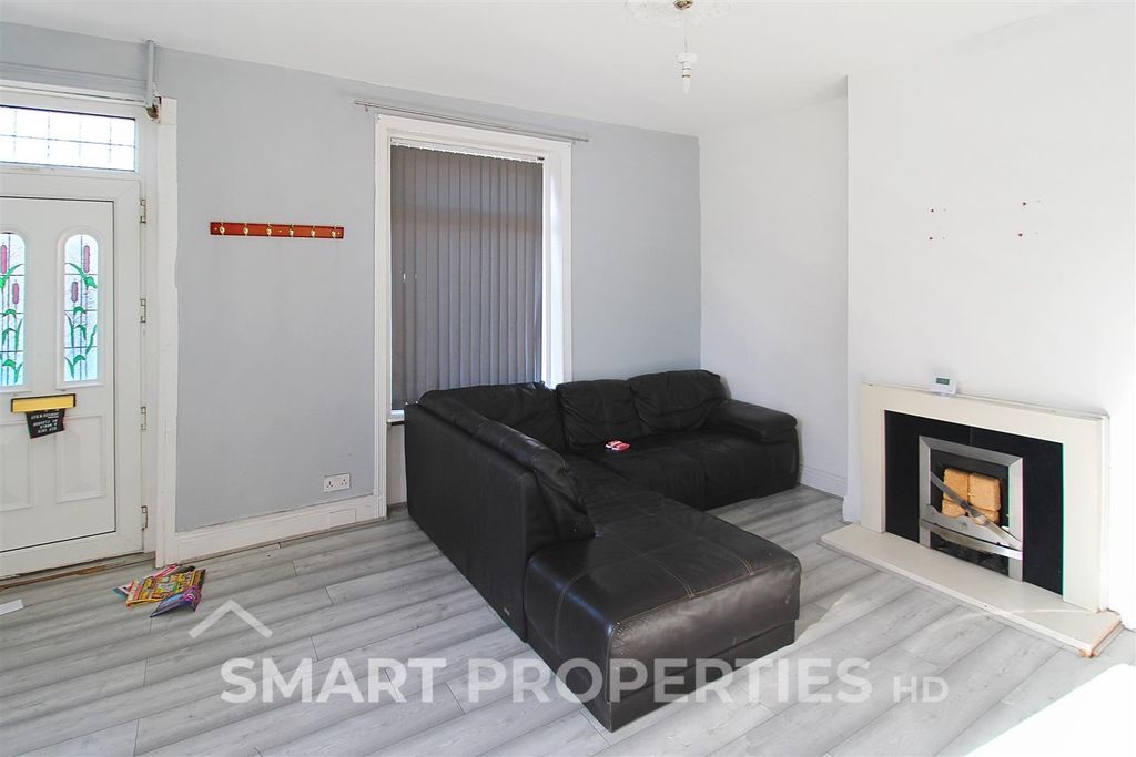 Property photo 2 of 6 Living Room