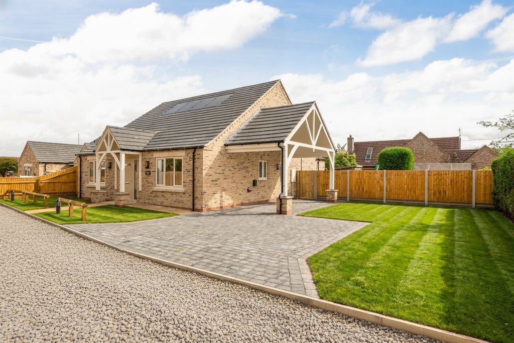 Property photo 2 of 21 5263902