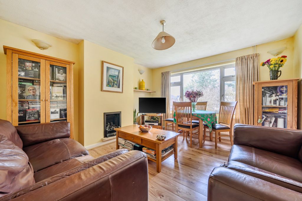 Property photo 2 of 18 Living Room