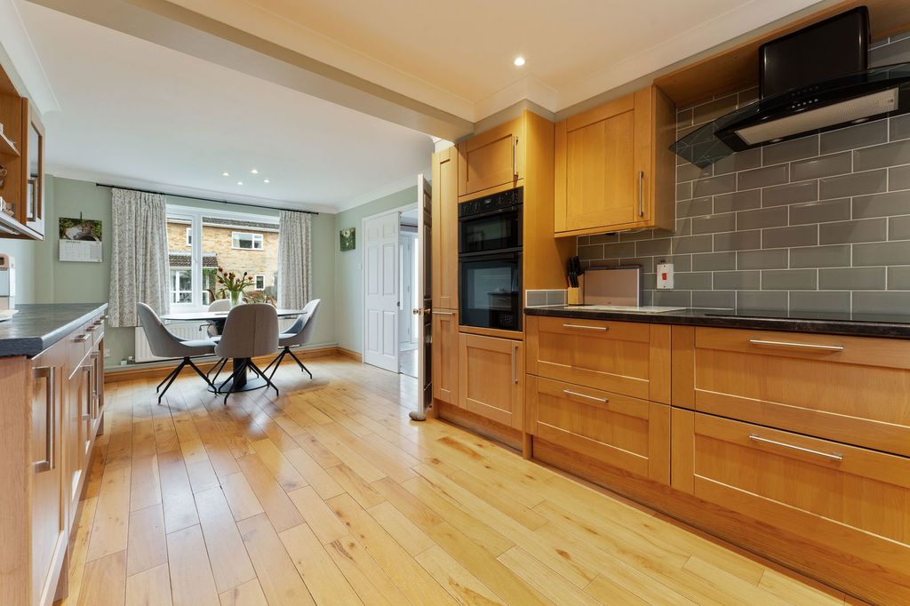 Property photo 3 of 29