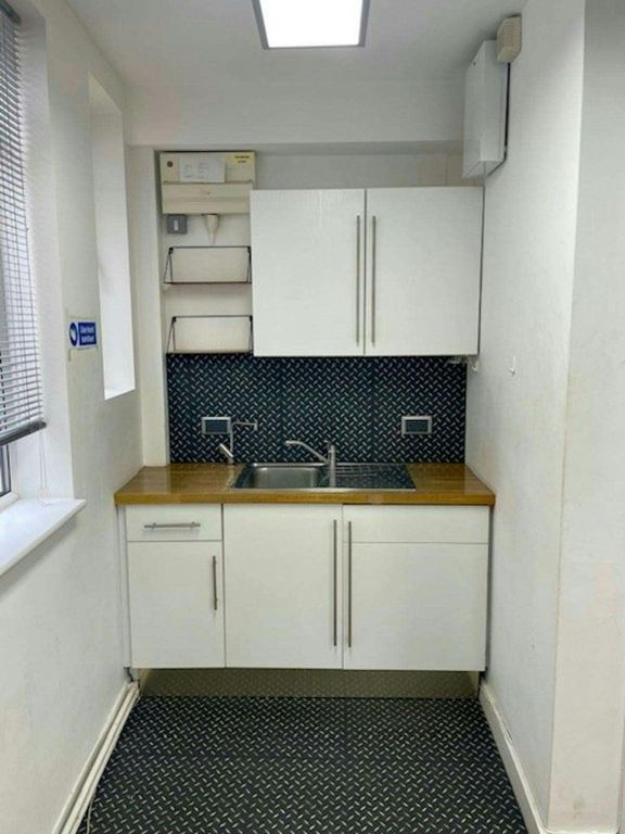 Property photo 3 of 7 8944F0849Bc816Be5F6A48E4Ba3A7F93Bastwickpic3.Jpg