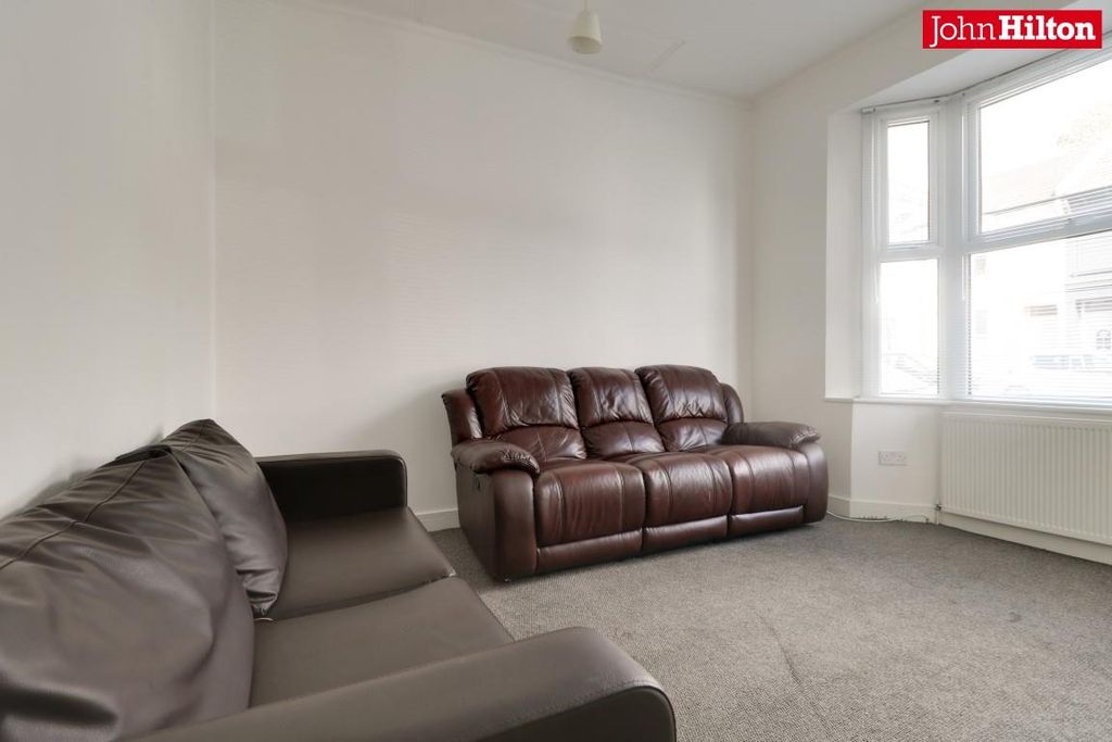 Property photo 3 of 13 1036. Living.Jpg