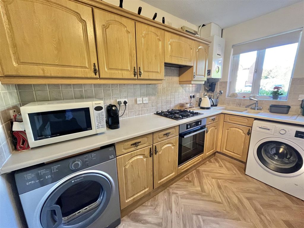 Property photo 3 of 12