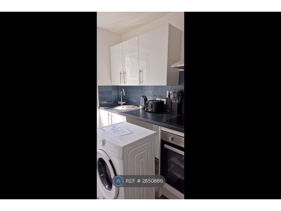 Property photo 3 of 9 First Floor Communal Kitchen