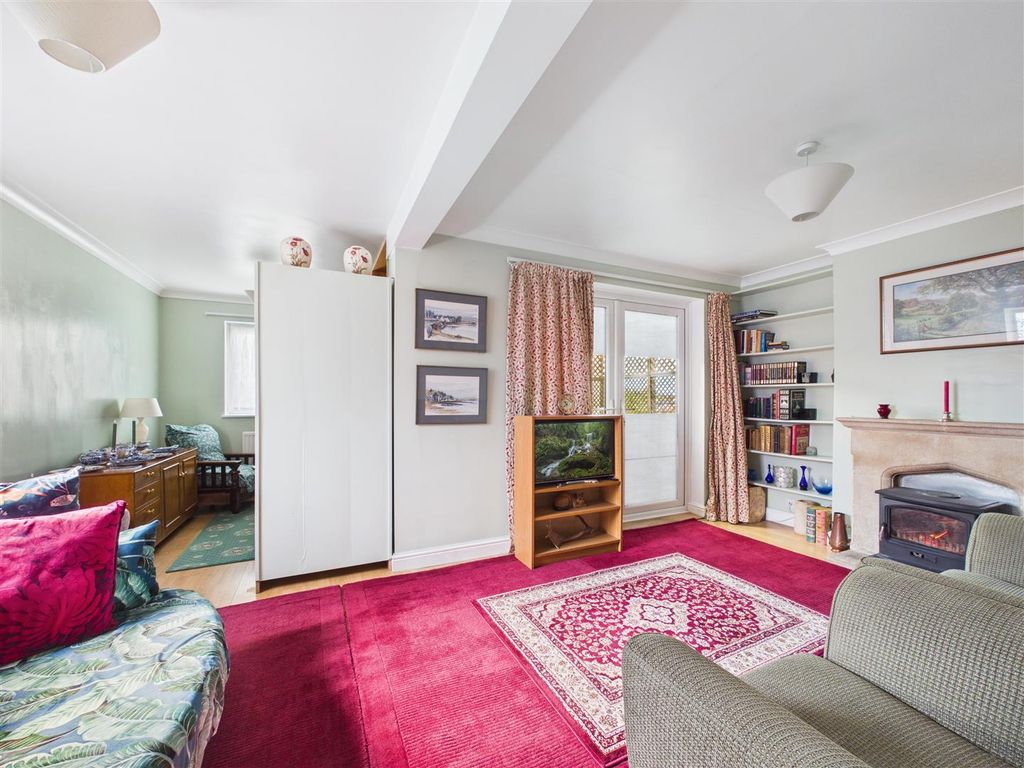 Property photo 3 of 34
