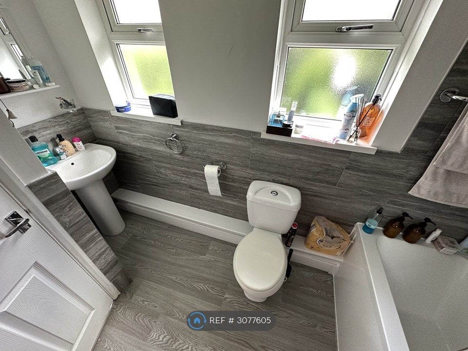 Property photo 3 of 8 Ff Bathroom Pic 2