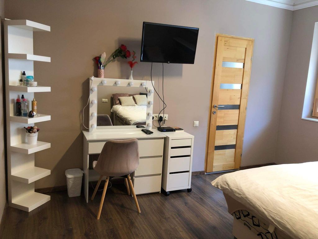 Property photo 2 of 49