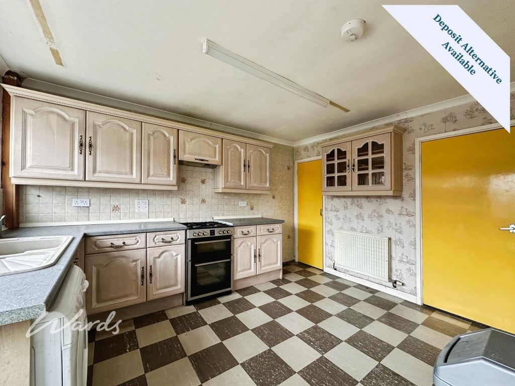 Property photo 2 of 12 Kitchen