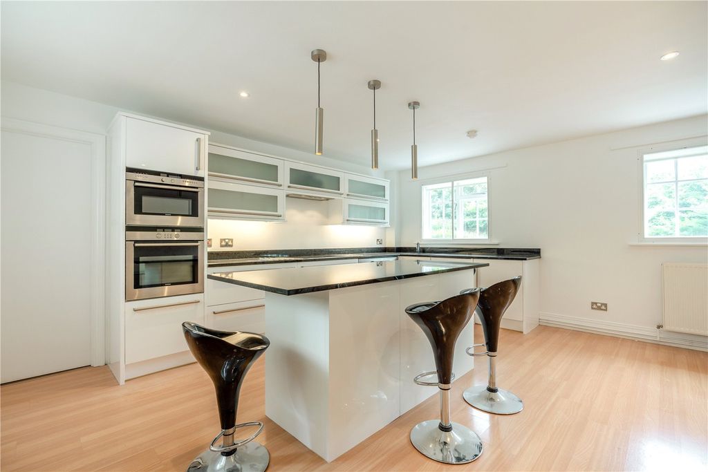 Property photo 2 of 16 Kitchen