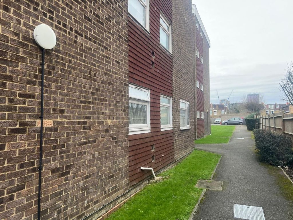 Property photo 2 of 8