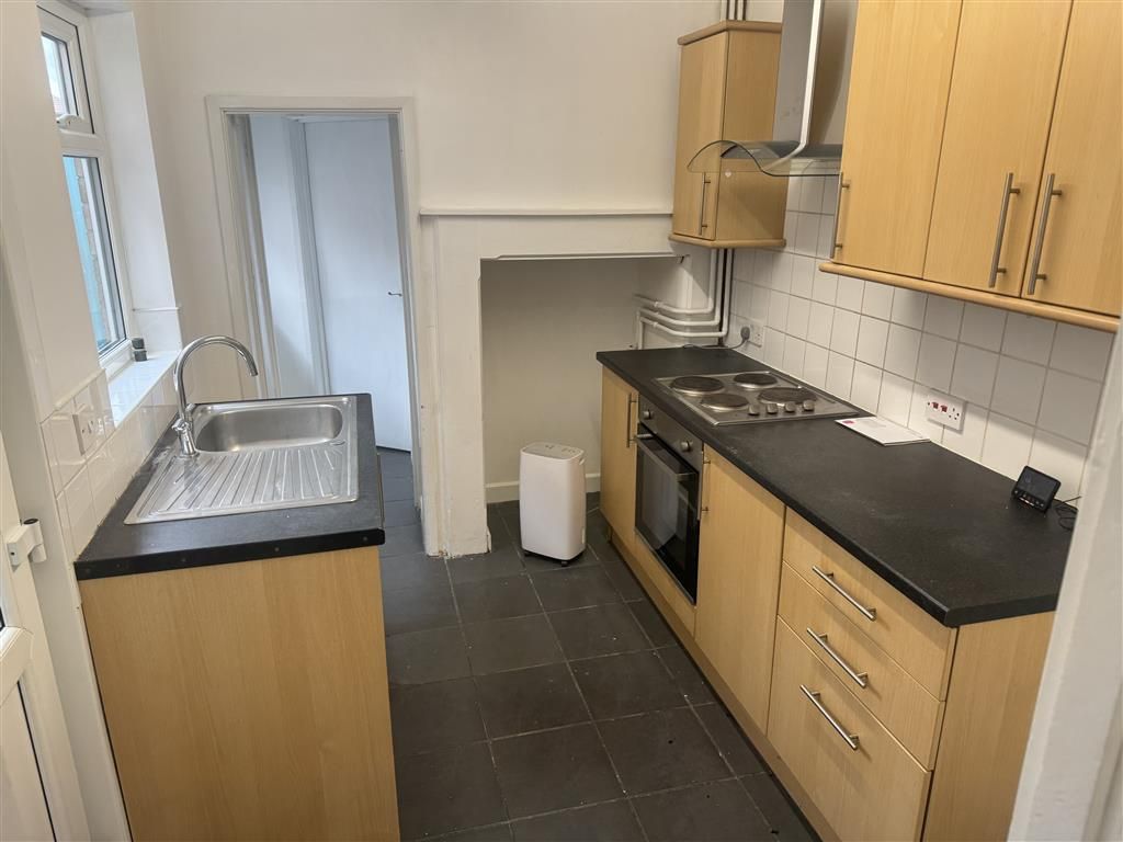Property photo 1 of 9 Kitchen