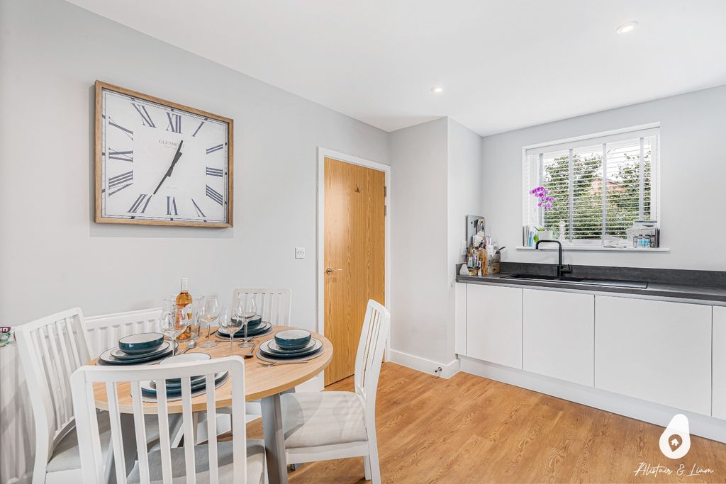 Property photo 3 of 26 5425183