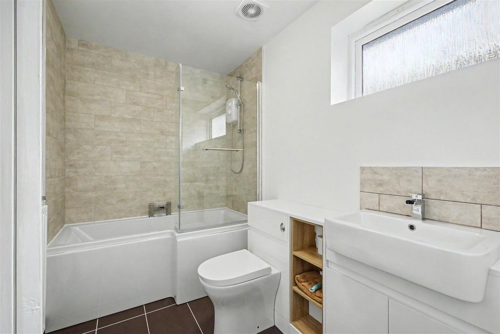 Property photo 3 of 9 Bathroom_2.Jpeg