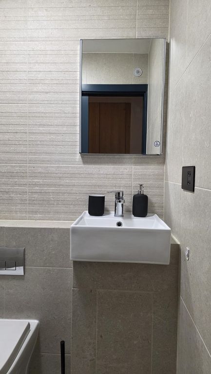 Property photo 1 of 6 Main Image