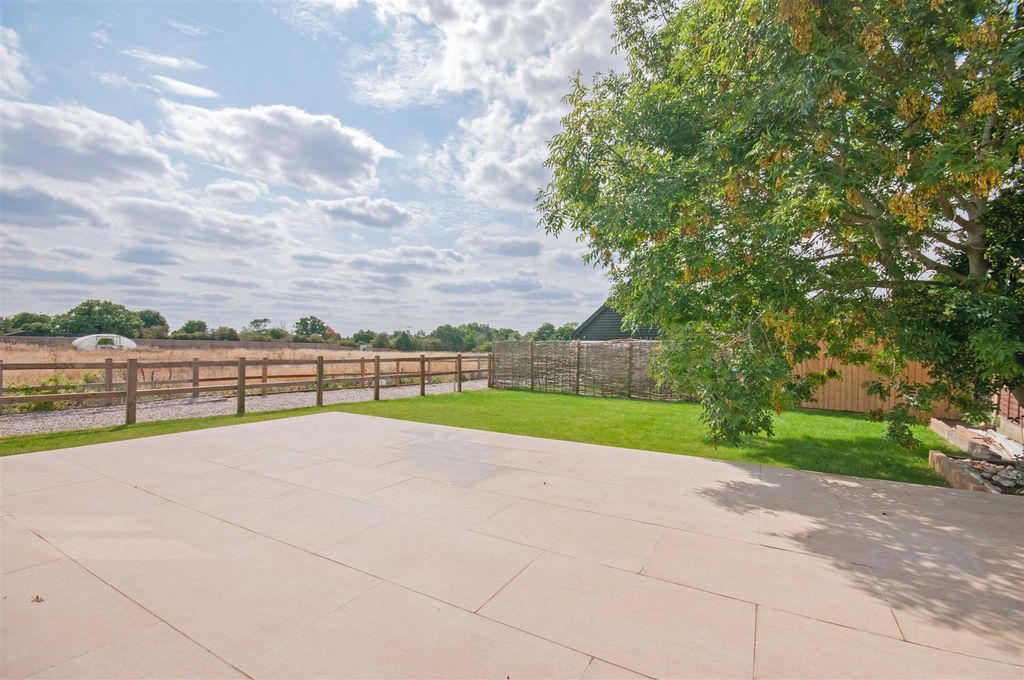 Property photo 2 of 52 Gdn3.Jpg