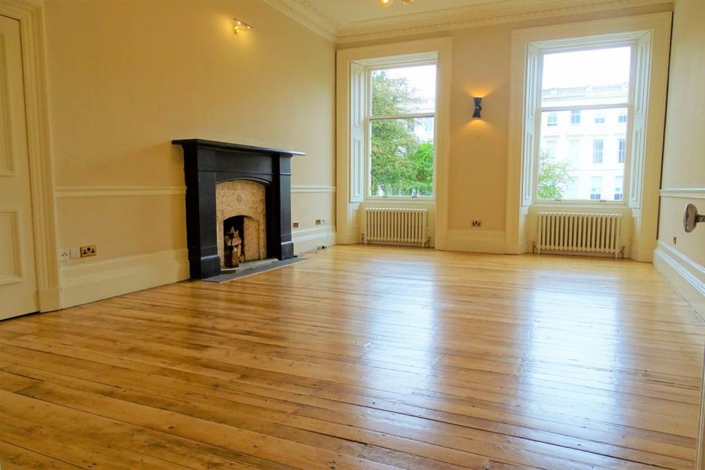 Property photo 2 of 32