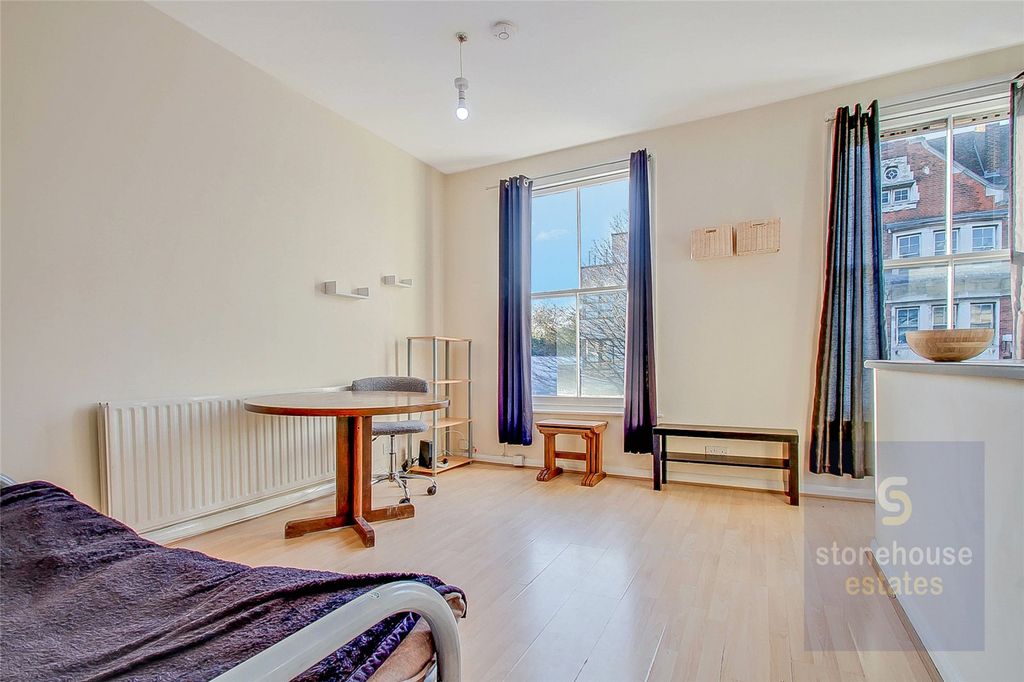 Property photo 2 of 9 Picture No. 14