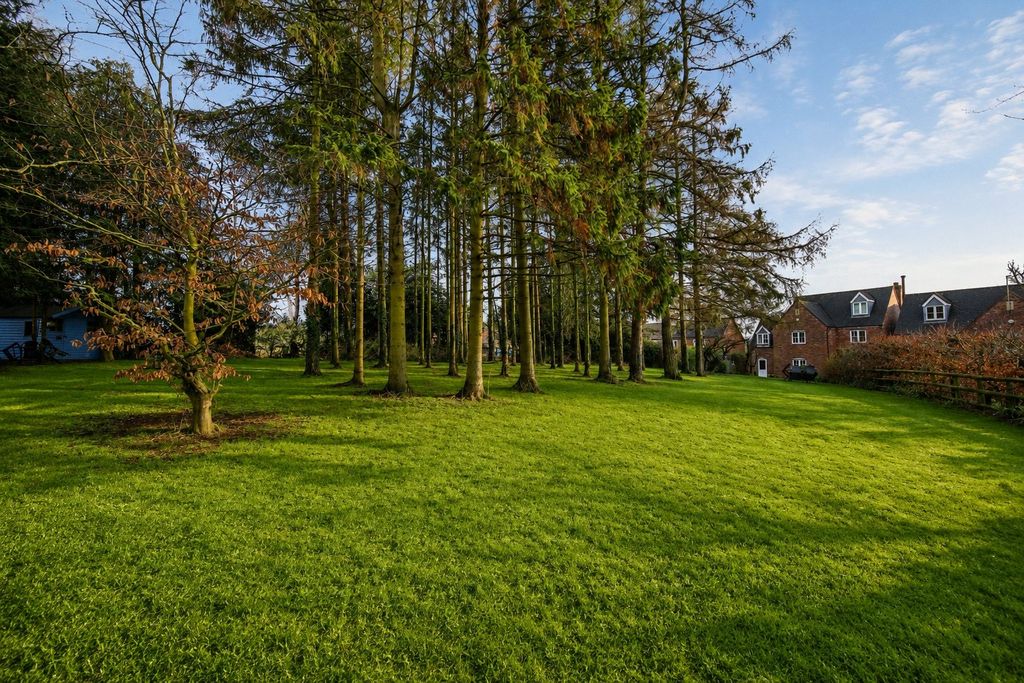 Property photo 2 of 20 Picture No. 28