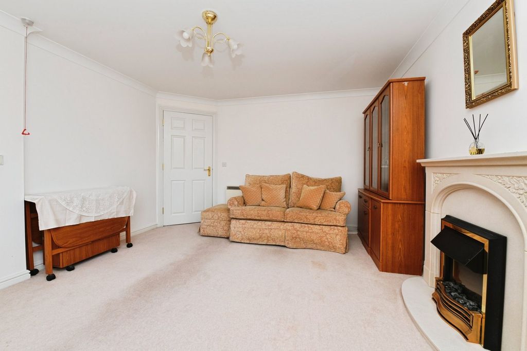 Property photo 3 of 16