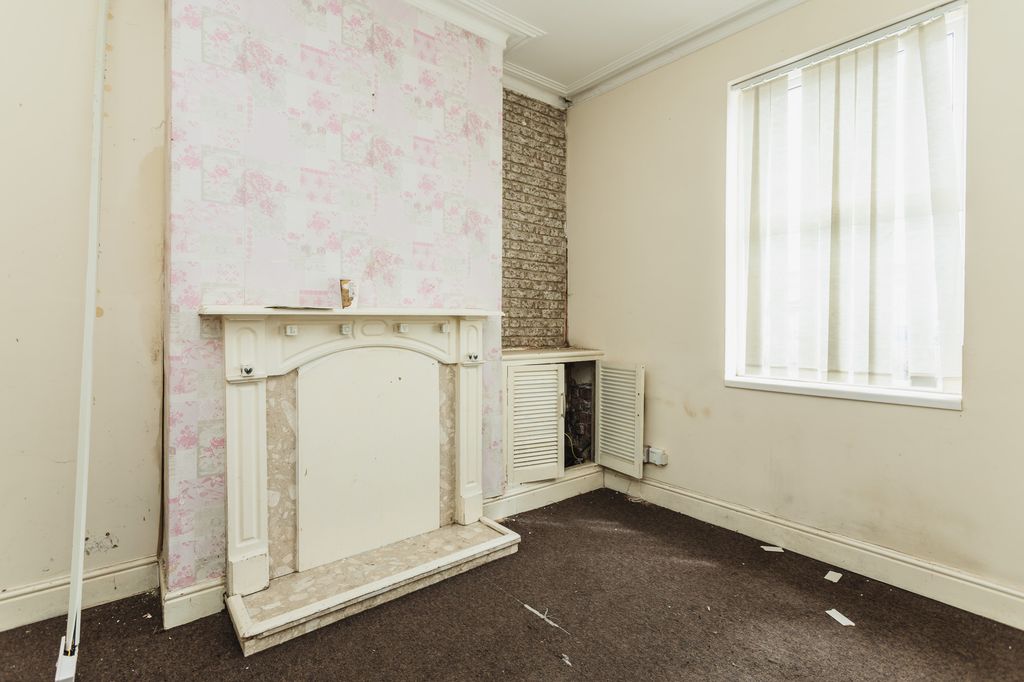 Property photo 2 of 23