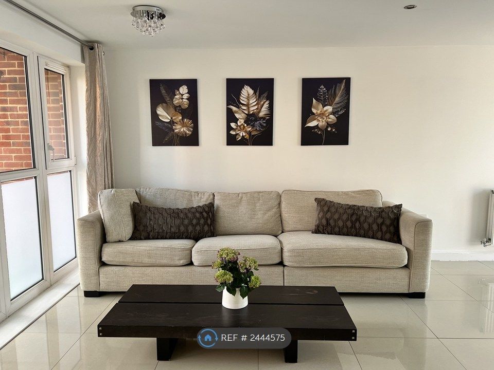 Property photo 3 of 17 Living Room
