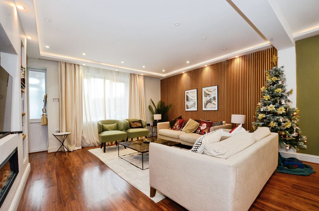 Property photo 2 of 17 Dsc_9636