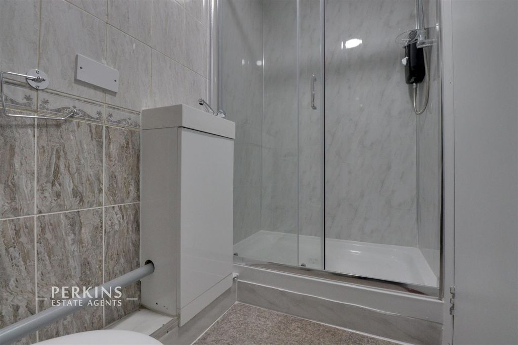 Property photo 3 of 3 Bathroom.Jpg