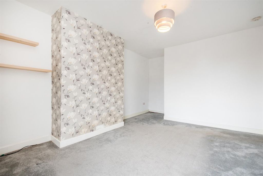 Property photo 3 of 16 Dining Room