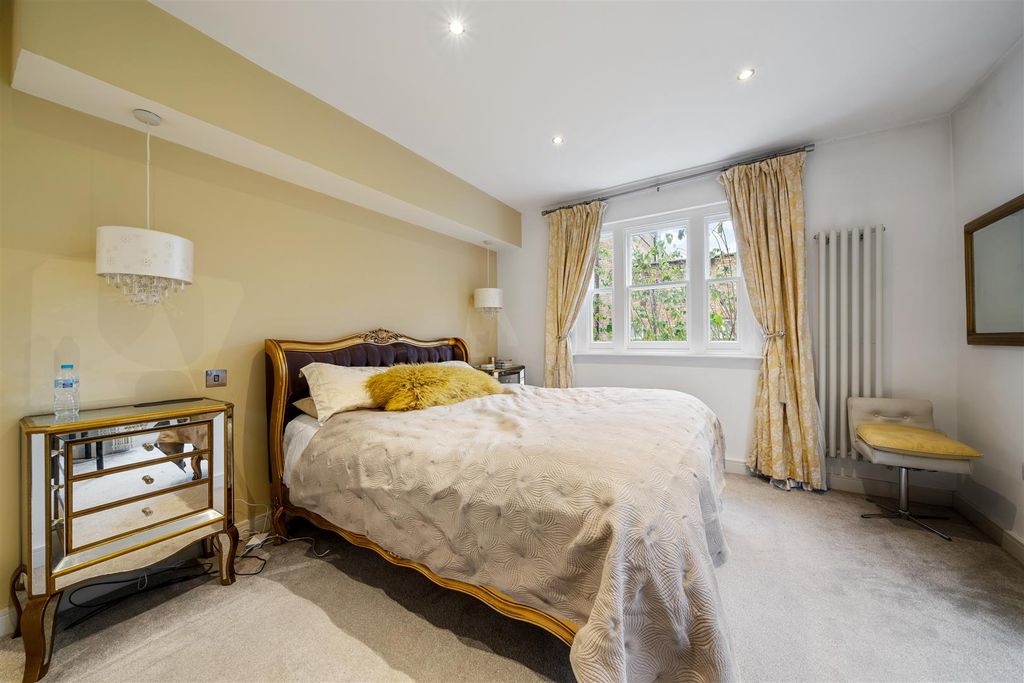 Property photo 3 of 11 Flat 3, 98 Maida Vale W9 1Ps-No Watermark-11.Jpg