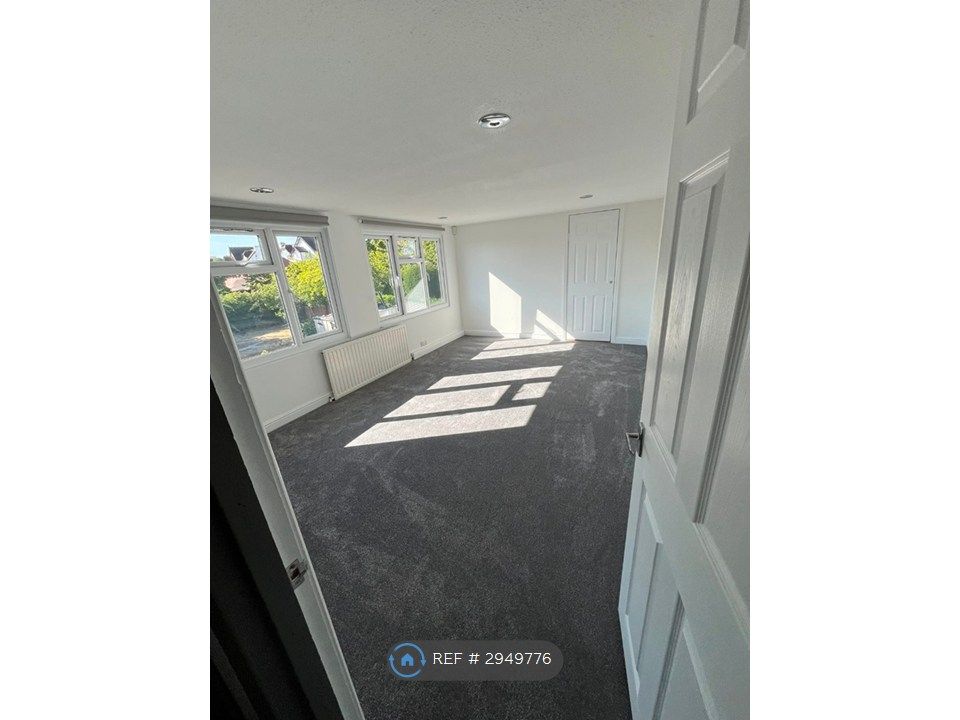 Property photo 2 of 16 Master Bedroom