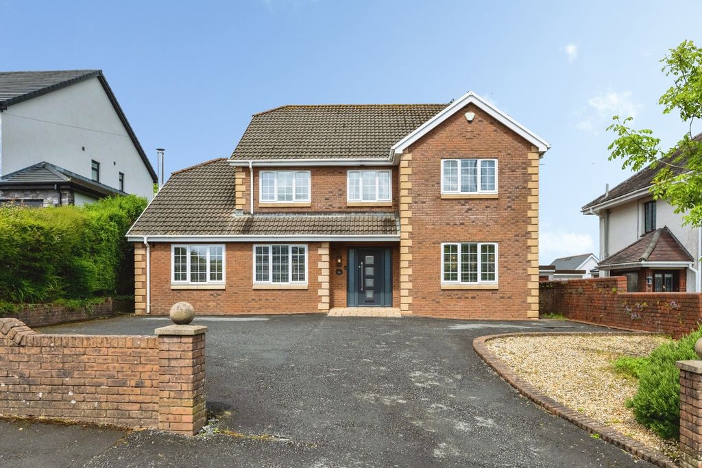 Property photo 1 of 39 Pbox-Img.Jpg