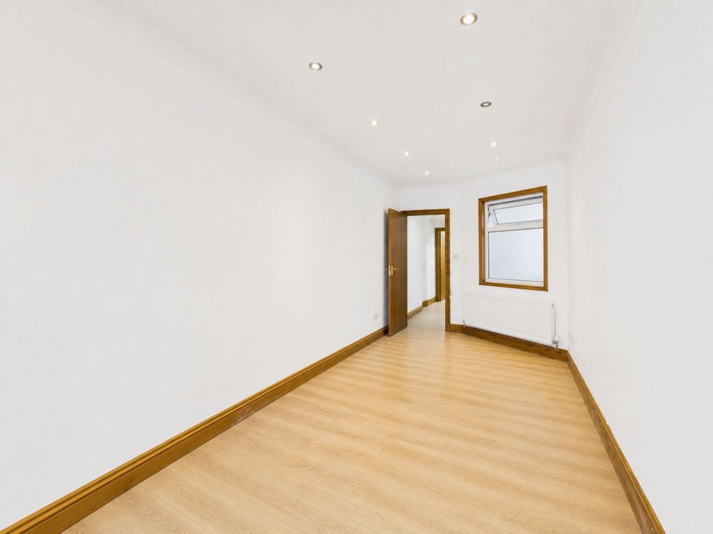 Property photo 3 of 8 Living Room