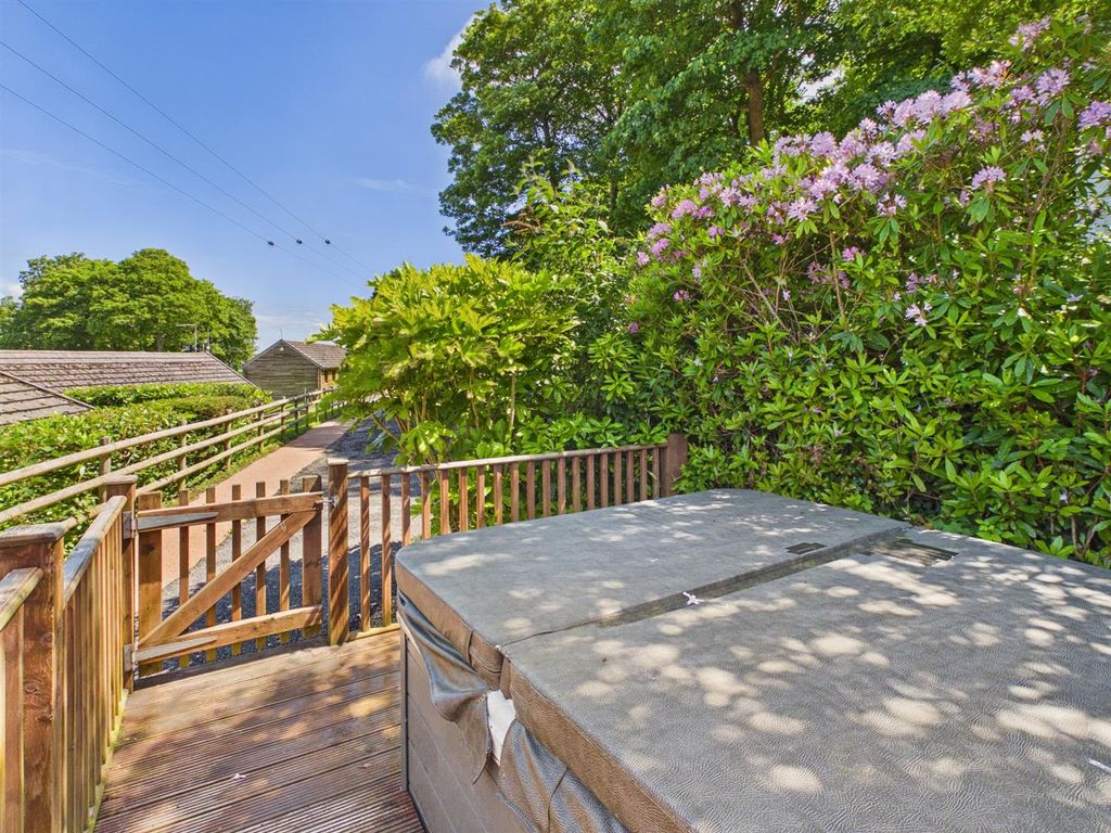 Property photo 2 of 11 Decking/Hot Tub