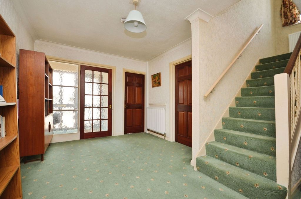 Property photo 2 of 21