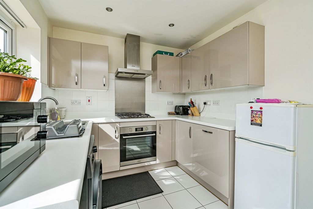 Property photo 3 of 17