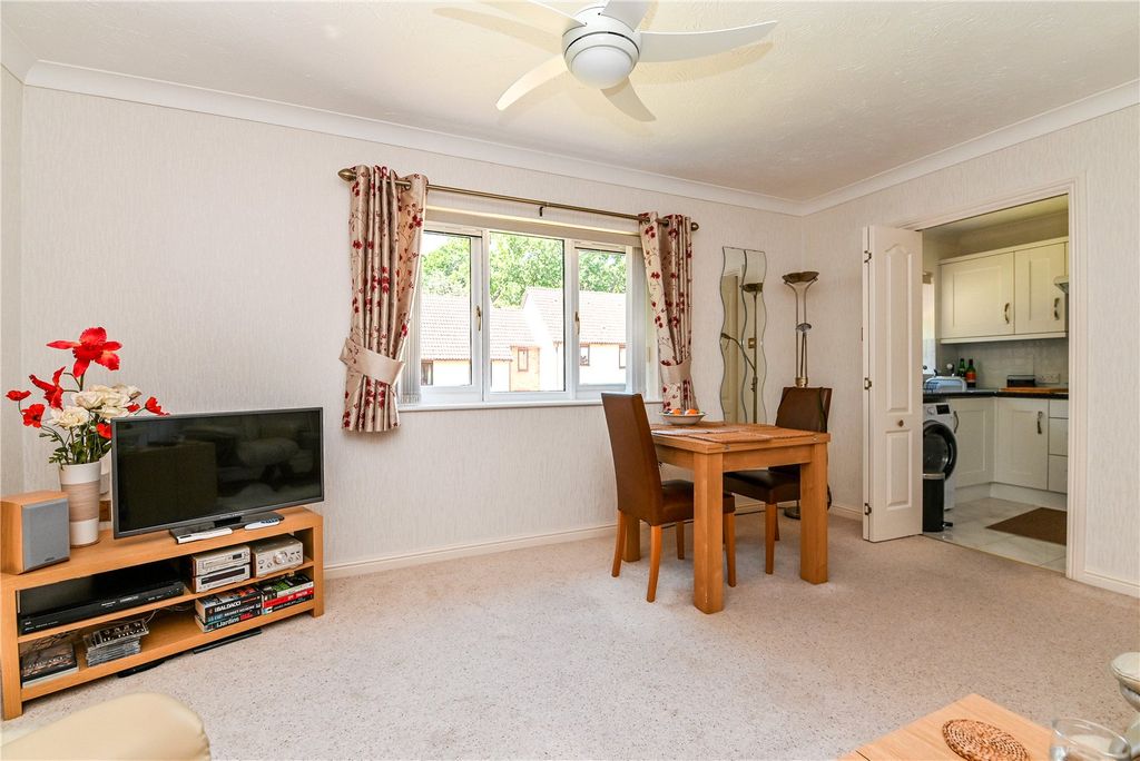 Property photo 3 of 15 Picture No. 12