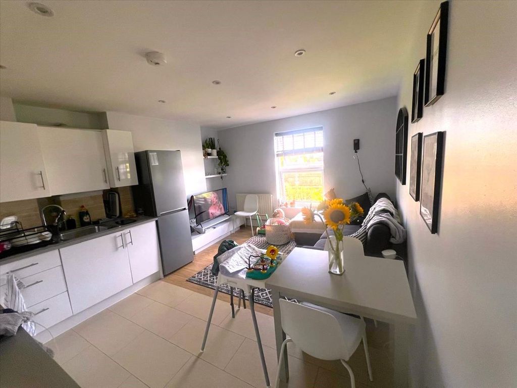 Property photo 2 of 5