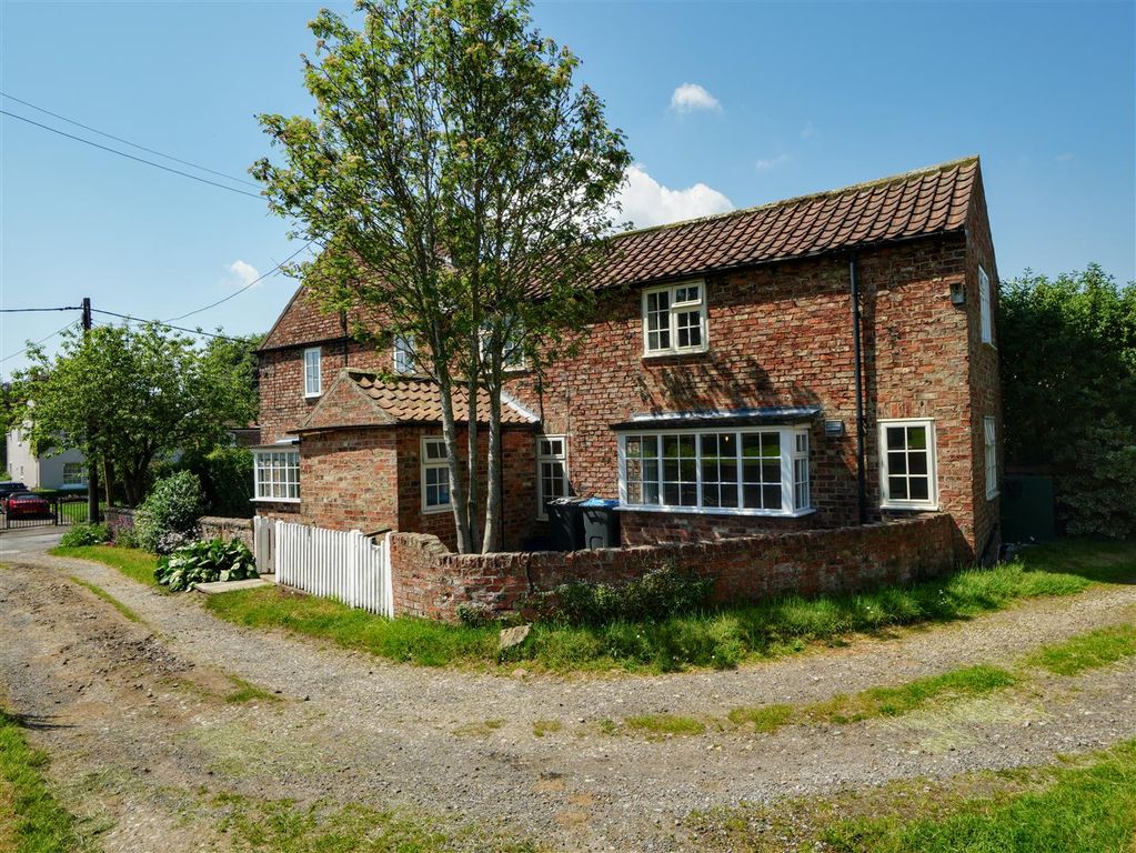Property photo 1 of 24 External