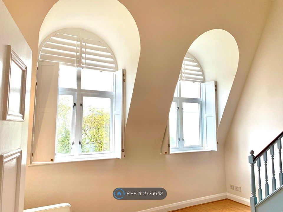 Property photo 2 of 17 Windows