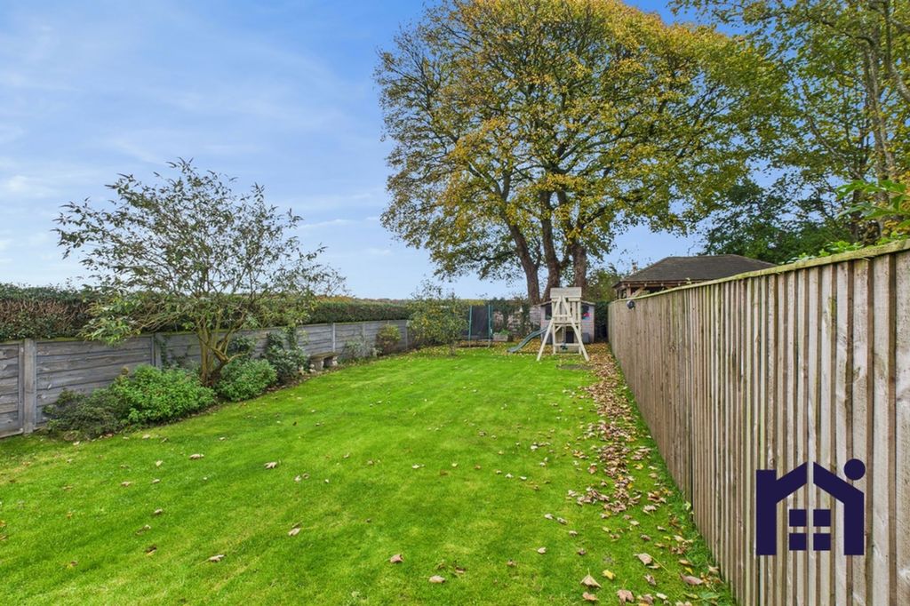 Property photo 3 of 27 Garden