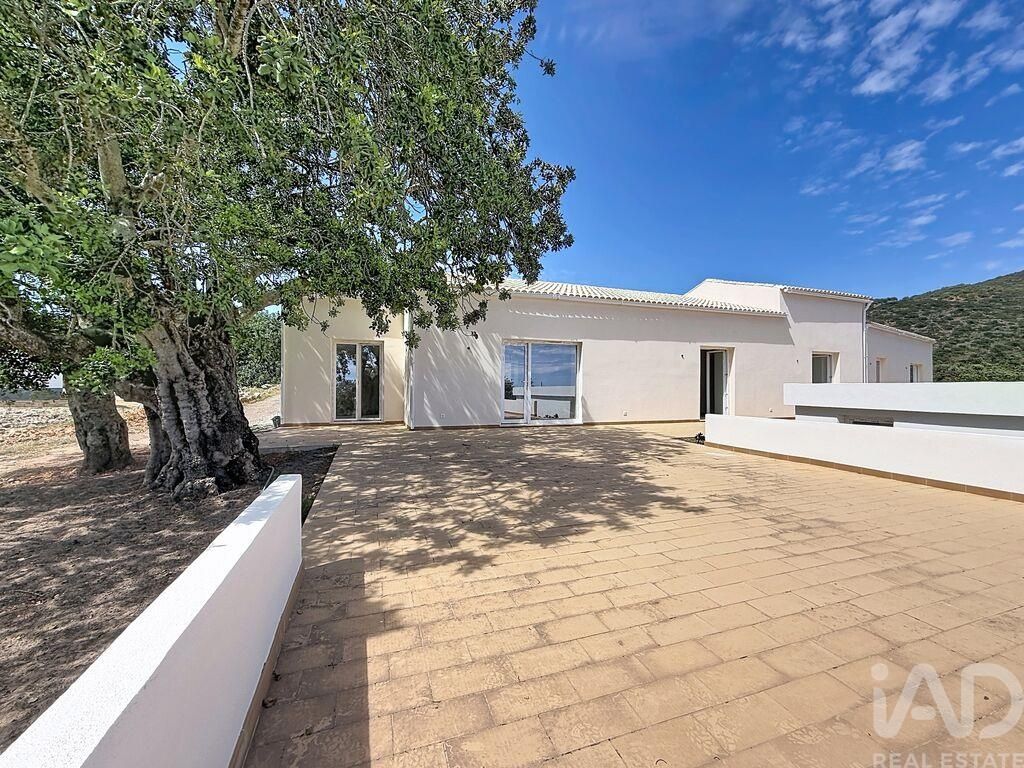 Property photo 1 of 40