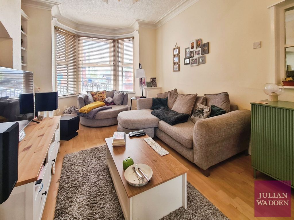 Property photo 2 of 15 Picture No. 11