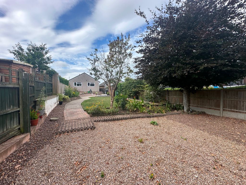 Property photo 3 of 11