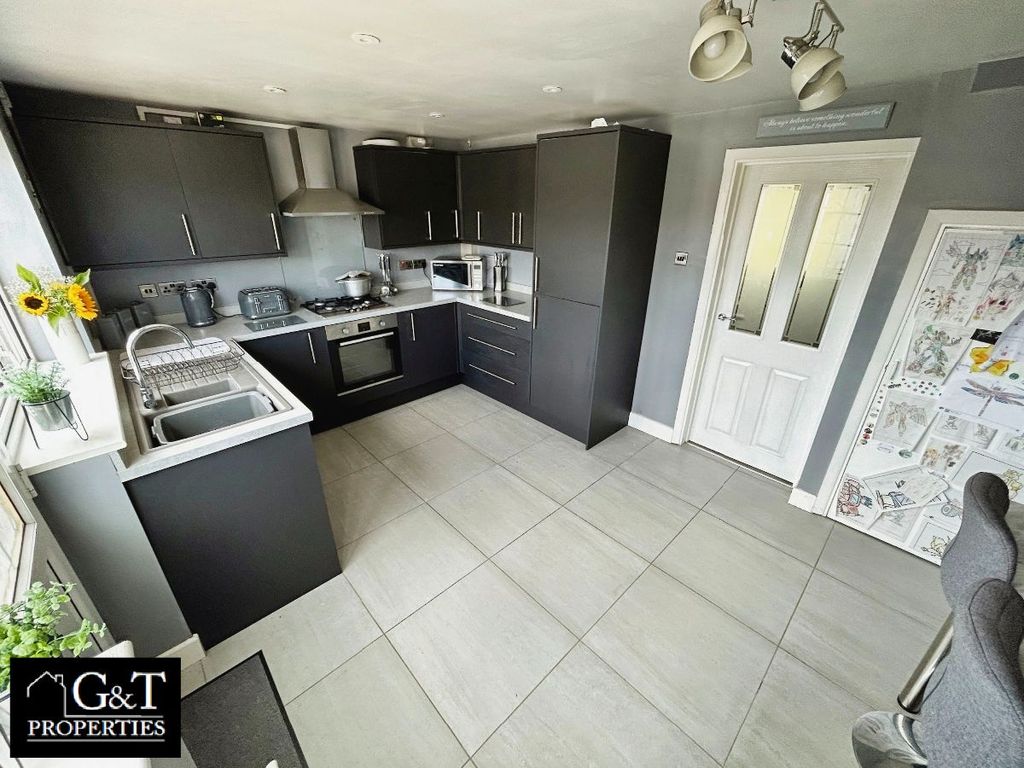 Property photo 1 of 24 Kitchen